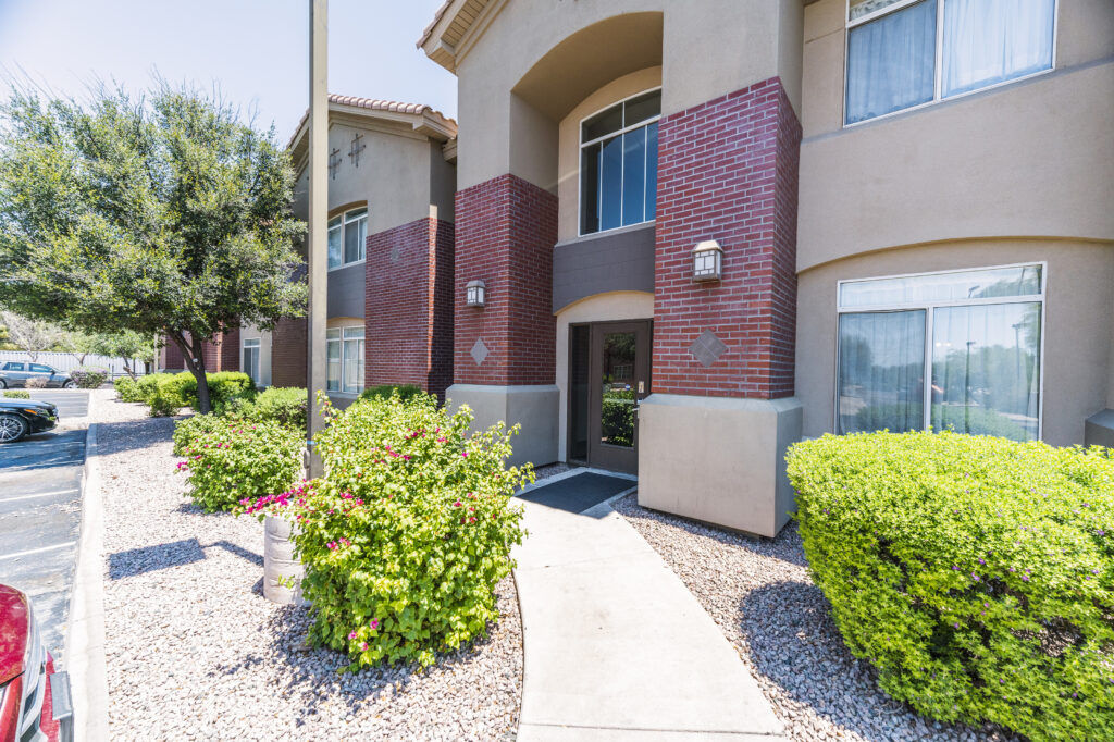 The Real Cost Comparison: Hotels vs. Furnished Apartments in Arizona